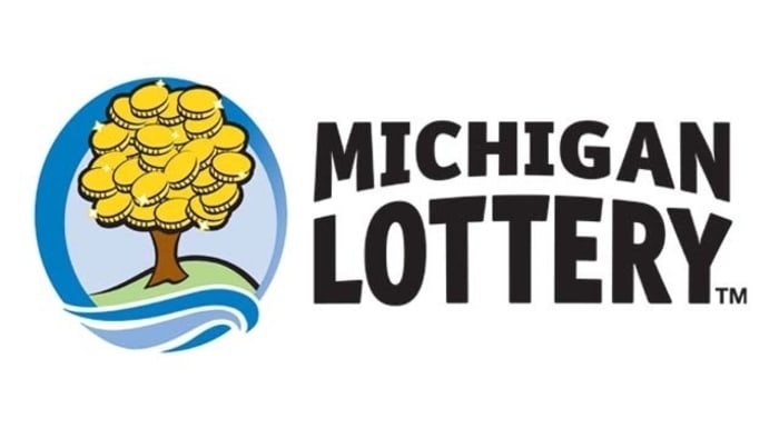 Macomb County man wins $261K playing monthly progressive game from Michigan Lottery