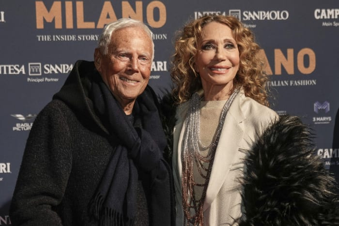 Armani è al centro di un nuovo documento che esamina la nascita della moda milanese