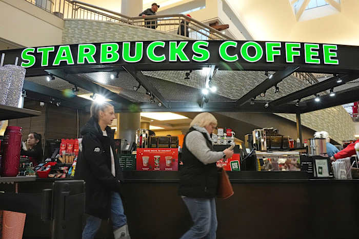 Starbucks $1B Restructuring, Many Store Closures