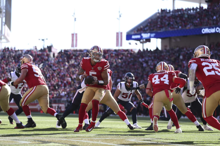 49ers show off revamped offense, crush Cardinals 38-10 in Mexico City