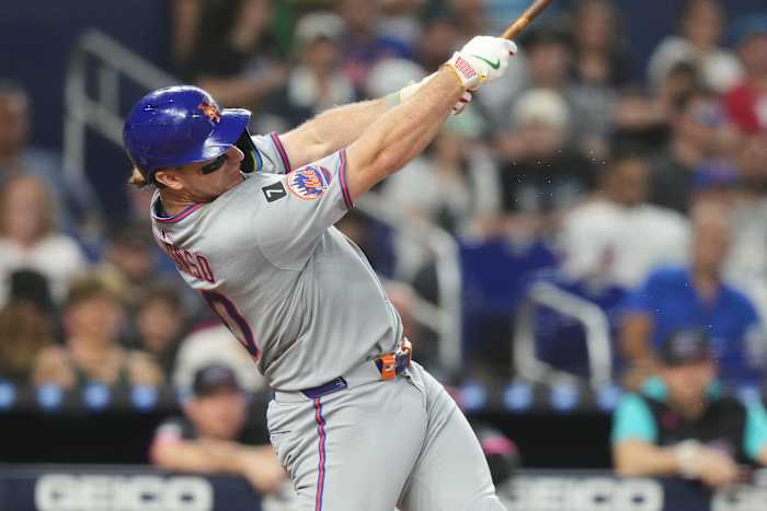 Mets Keep Playoff Hopes Alive With Holmes' Shutout Over Marlins