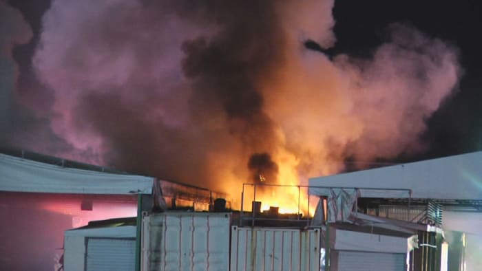 Fire erupts in flea market area of Swap Shop in Lauderhill - Vimarsana News