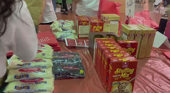 Thousands of meal kits prepared in Orlando for families ahead of Thanksgiving