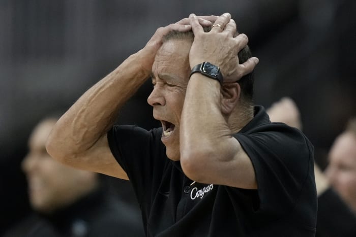 Cincinnati Bearcats suffer blow-out loss to Houston in AAC semifinals