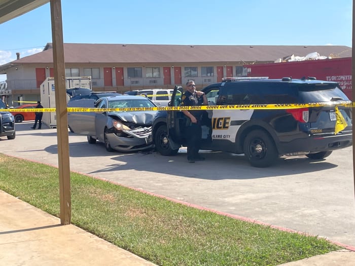 SAPD officer hospitalized after 3 juveniles crash head-on into patrol vehicle - Vimarsana News