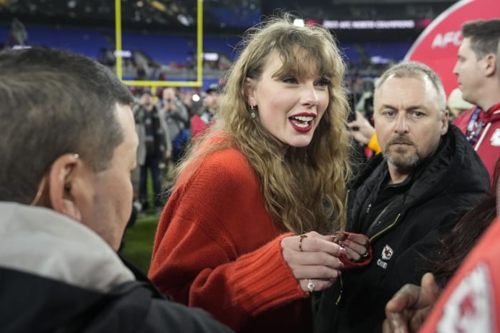 X restores Taylor Swift searches after deepfake explicit images triggered temporary block