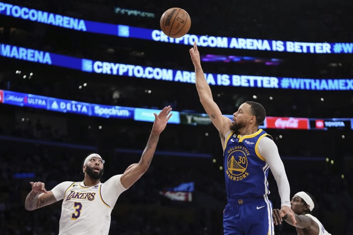 Lakers Rally, Repeat: Los Angeles comes back from 13 down to win