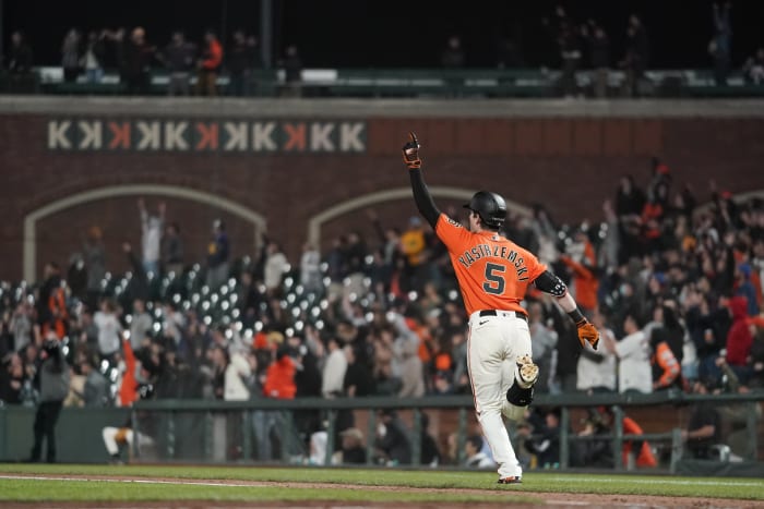 September 14, 2021: San Francisco Giants third baseman Kris Bryant (23)  throws to first base, during a MLB game between the San Diego Padres and  the San Francisco Giants at Oracle Park