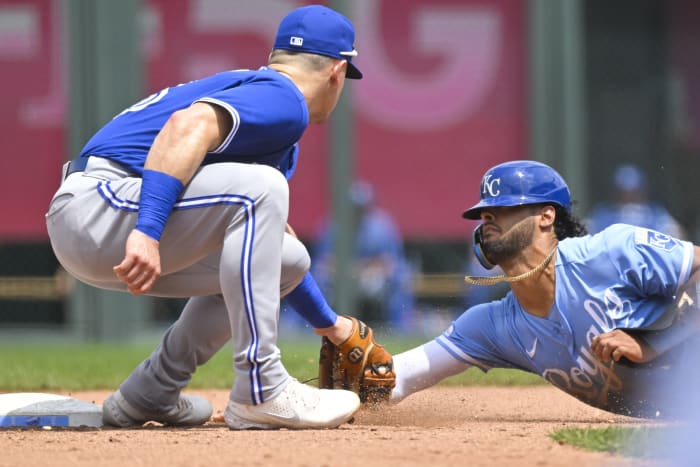 Whit Merrifield drives in four runs, Blue Jays sweep Pirates