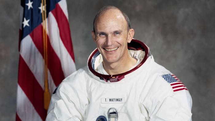 Apollo, shuttle astronaut Ken Mattingly dies at 87