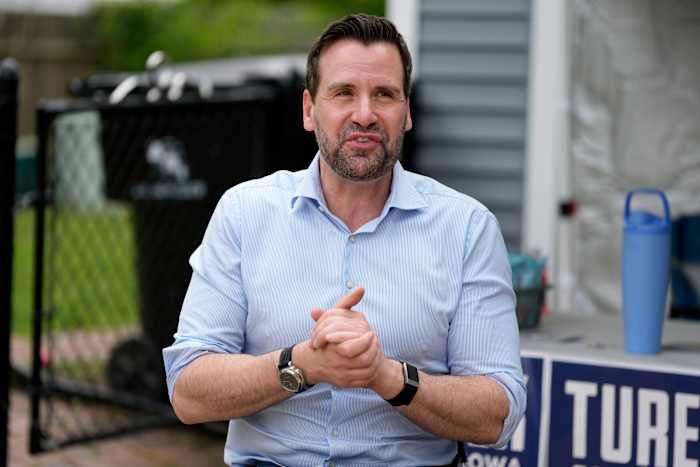 Iowa Democrats to settle a tense Senate primary as the party looks to flip GOP seats this fall