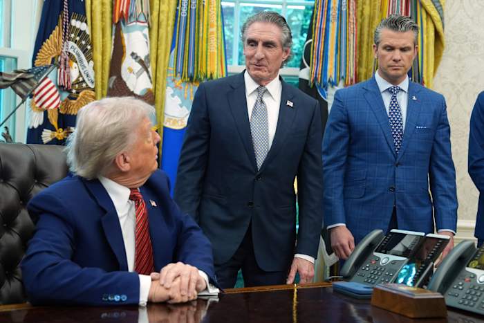 Trump Signs Orders to Accelerate US Nuclear Power Development