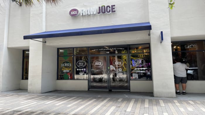 It says 'Closed for Renovations,' but Raw Juice on Brickell actually had rodent issue - Vimarsana News