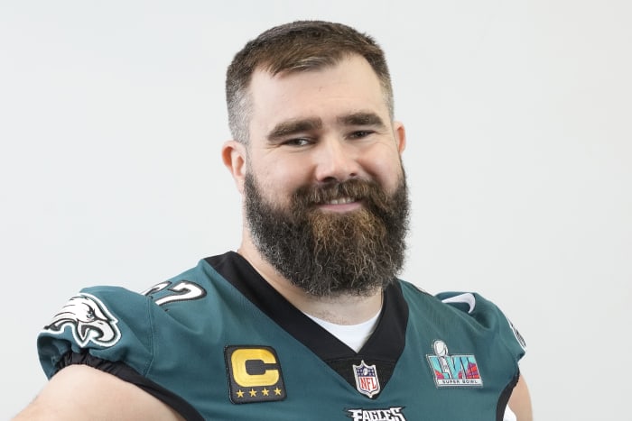 Eagles star Kelce center of attention at Phils' camp