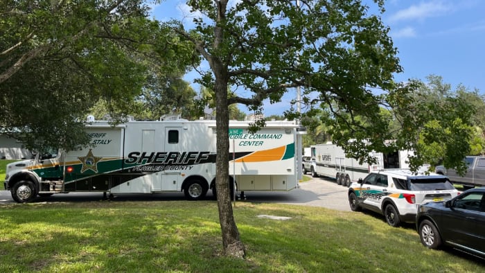 Palm Coast street cleared as Flagler bomb squad scopes ‘suspected munitions’ at home