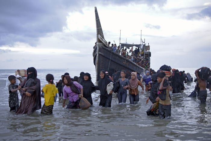 5 more boats packed with refugees approach Indonesia's shores, air force says