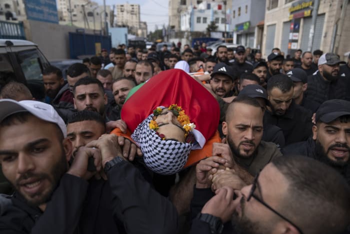 Heavy fighting across Gaza halts most aid delivery, leaves civilians with few places to seek safety