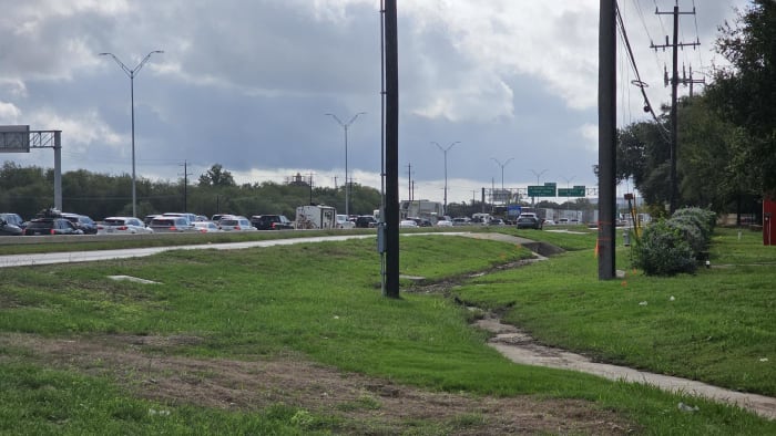 Portion of Interstate 10 on Northwest Side closed due to major accident