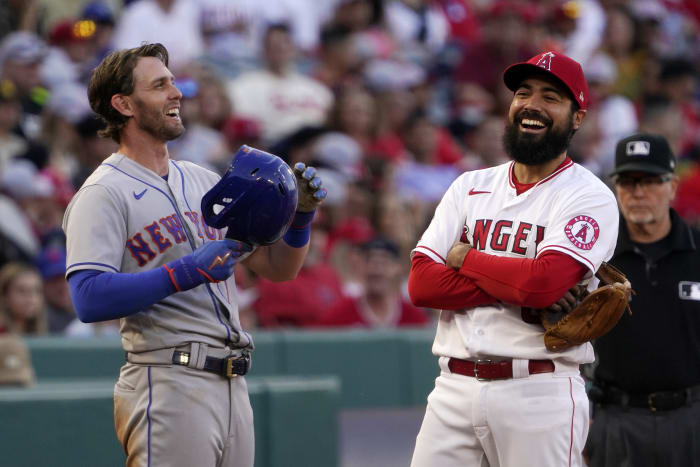 Justin Upton powers up with multi-HR game, propelling Angels to 2