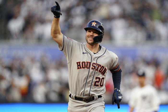 Tucker's pinch HR lifts Astros over Texas in starters' duel