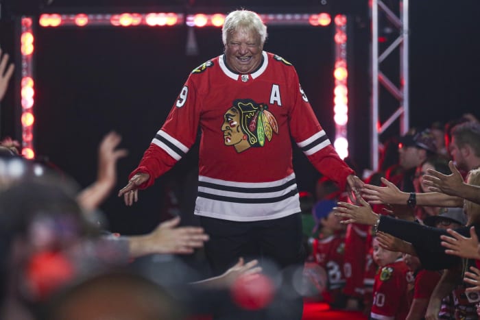 In Wake of Indians' Decision, Blackhawks Stay with Team Name