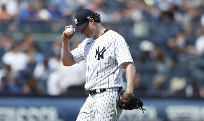 Yankees' Luke Voit shows toughness, avoids injury scare