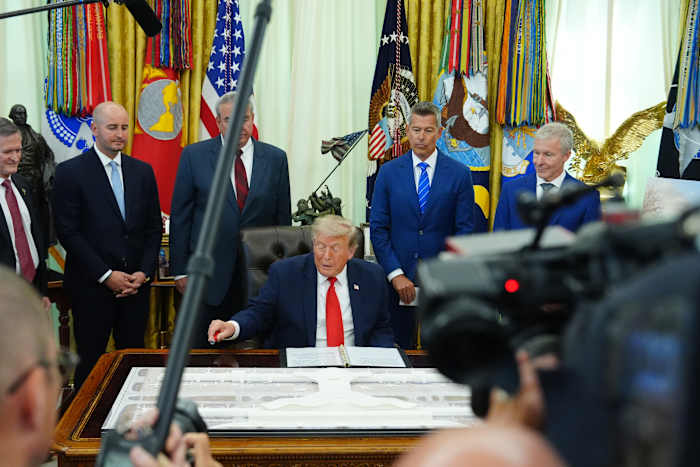 Image linked from the original feed: Trump announces a $22.5 billion makeover of Dulles airport that will eliminate the 'people movers'