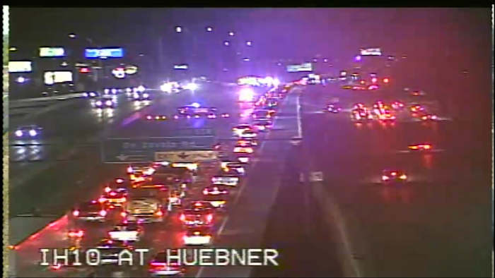 1 dead after crash involving motorcycle, 18-wheeler on I-10