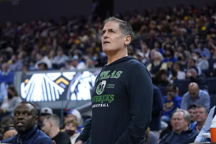 Mavs' Cuban Relents On Anthem After NBA Reiterates Policy