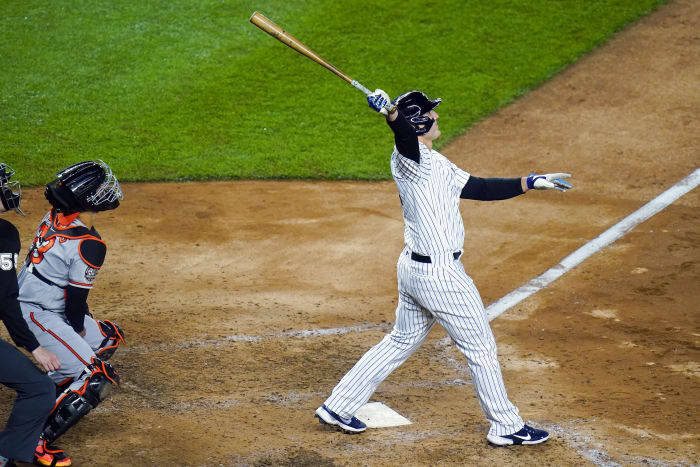 Clean-shaven Rougned Odor makes debut for Yankees against Rays