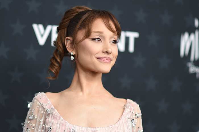 Ariana Grande withdraws from London musical and will take a break from the public eye