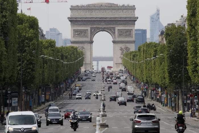 Paris mayor says her city has too many SUVs, so she’s asking voters to decide on a parking fee hike