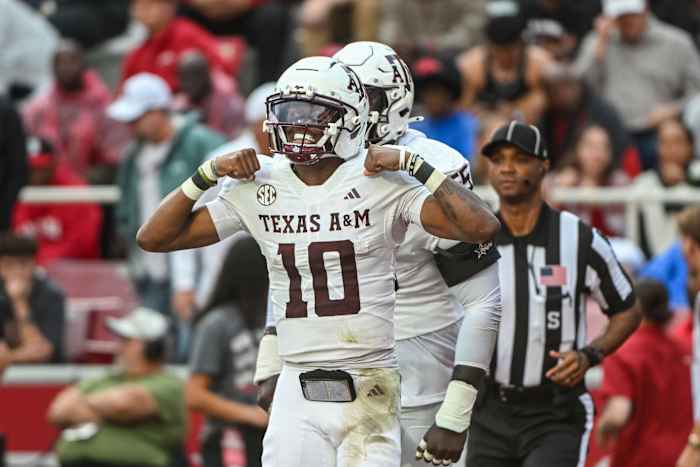 No. 4 Texas A&M Edges Arkansas 45-42 to Remain Unbeaten in SEC