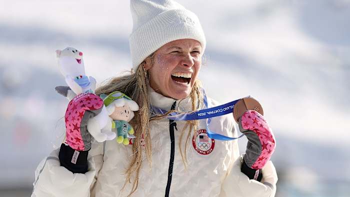 WATCH: Injured Jessie Diggins digs deep for bronze in women’s 10km free