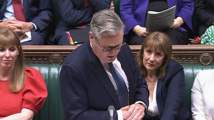 Starmer Backs Chancellor Reeves After Emotional Commons Session Amid Fiscal U-Turns