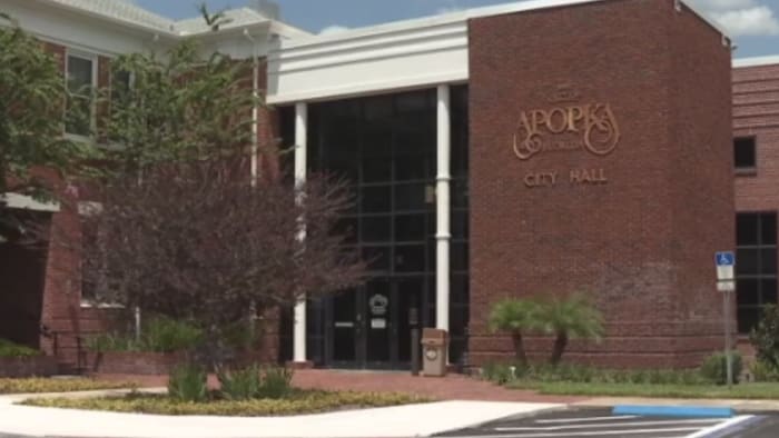 Apopka city attorney resigns as residents push for mayor to follow