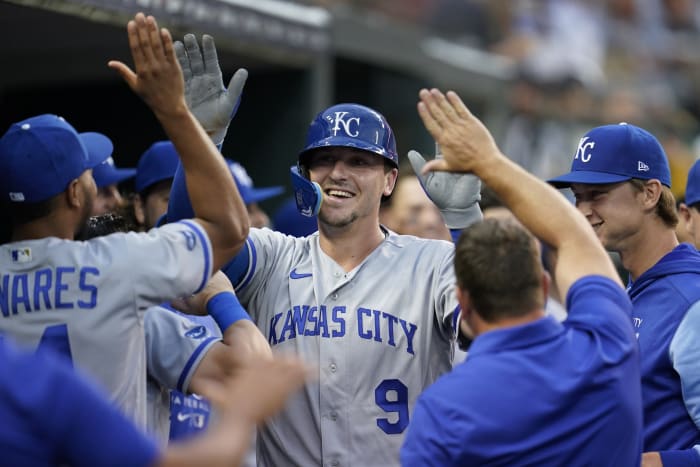 Merrifield homers; Royals beat Twins 4-2, split doubleheader