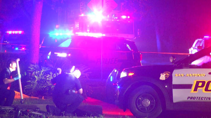 <a href="https://www.ksat.com/news/local/2026/07/16/san-antonio-police-officers-shoot-kill-man-on-east-side-who-fled-traffic-stop/" target="_blank">SAPD officers shoot, kill ‘suspicious’ armed man on East Side, police say</a>