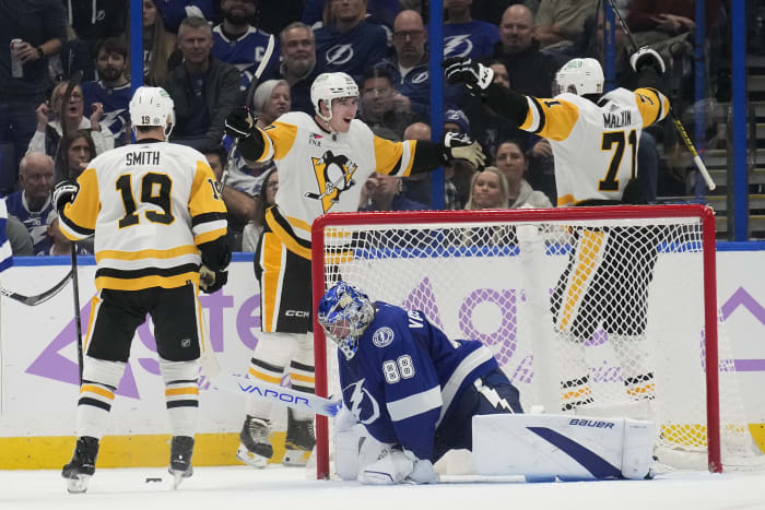 Mark Borowiecki Takes Cross-Check To The Face From Evgeni Malkin 