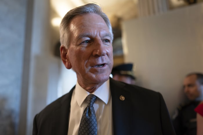 Tuberville is ending blockade of most military nominees, clearing way for hundreds to be approved - Vimarsana News