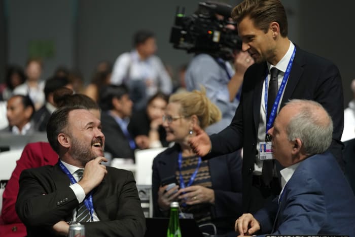 Climate negotiators urged to reach a consensus on curbing warming as COP28 talks near crunch time