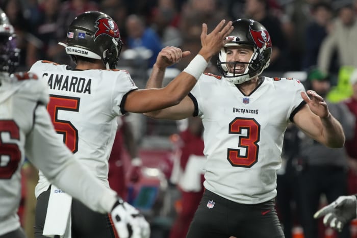 Ryan passes for 343 yards, 2 TDs as Falcons top Saints 27-25