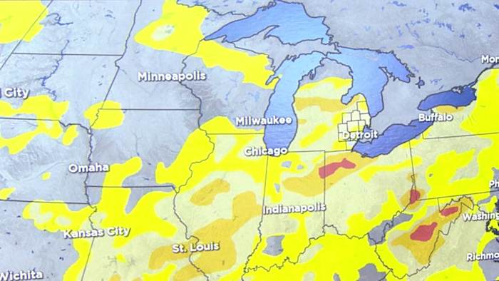 Warmth holds for now, but sweater weather is just around the corner in Metro Detroit