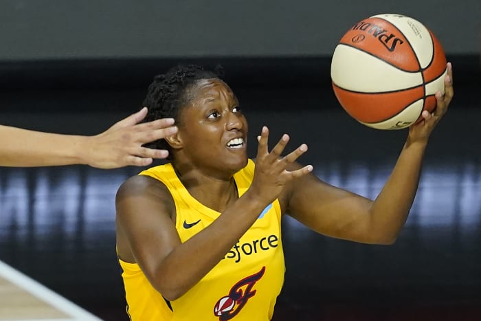 Candace Parker Recounts the Parker-Ogwumike Head Bump 