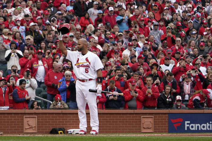 Wainwright, Molina make history, then lead Cards over Brews