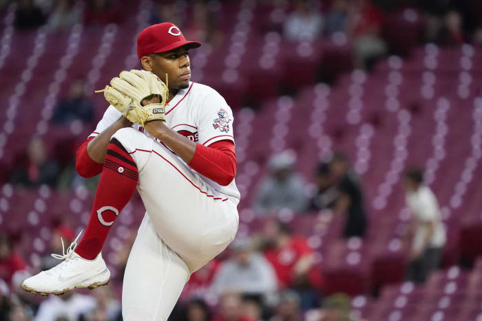 Castellanos, Reds top Cubs 13-12 in 10 innings