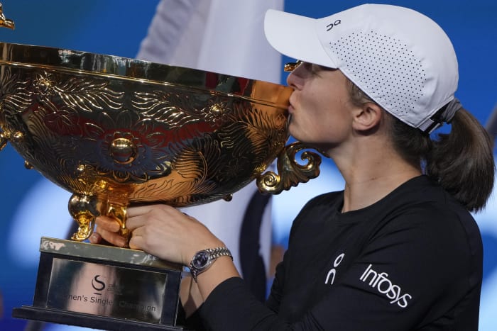 Świątek pokonuje Samsonovą i zdobywa tytuł China Open.  Korda ogłusza Miedwiediewa w Szanghaju Świątek pokonuje Samsonovą i zdobywa tytuł China Open.  Korda ogłusza Miedwiediewa w Szanghaju