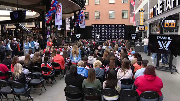Detroit Welcomes Professional Women's Hockey League Team