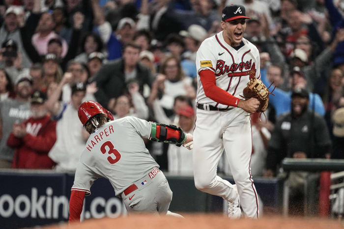 Red Sox beat the major league-leading Braves 5-3 for 2-game sweep