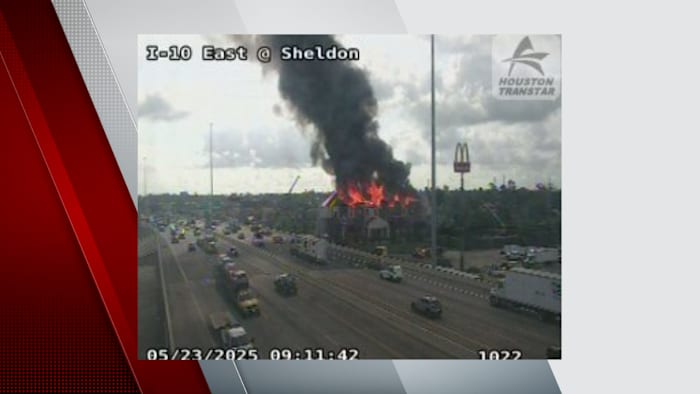 Estalló el fuego cerca de Fairfield Inn y Suites en Channelview Estalló el fuego cerca de Fairfield Inn y Suites en Channelview